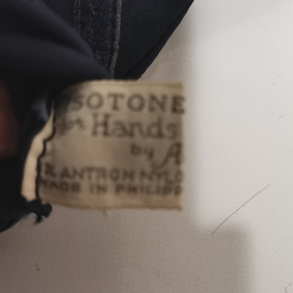 Vintage ISOTONER by ARIS Vintage Lined Driving Gloves - Picture 3 of 4